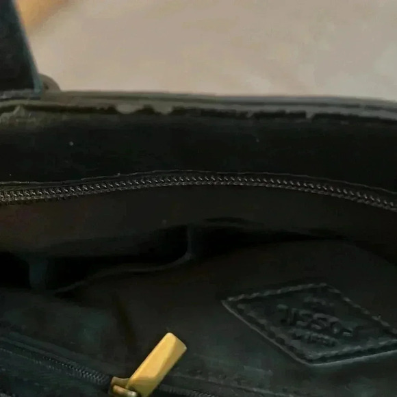 Fossil Black Leather Backpack with Structured Design - Picture 5 of 15